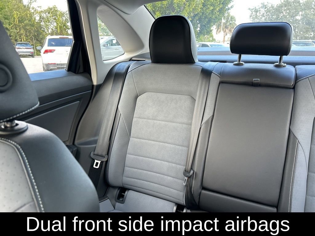 Used 2025 Volkswagen Jetta SE w/ Sunroof Package image 12