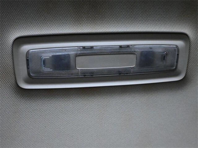 Used 2021 Buick Envision Essence w/ Technology Package I image 17