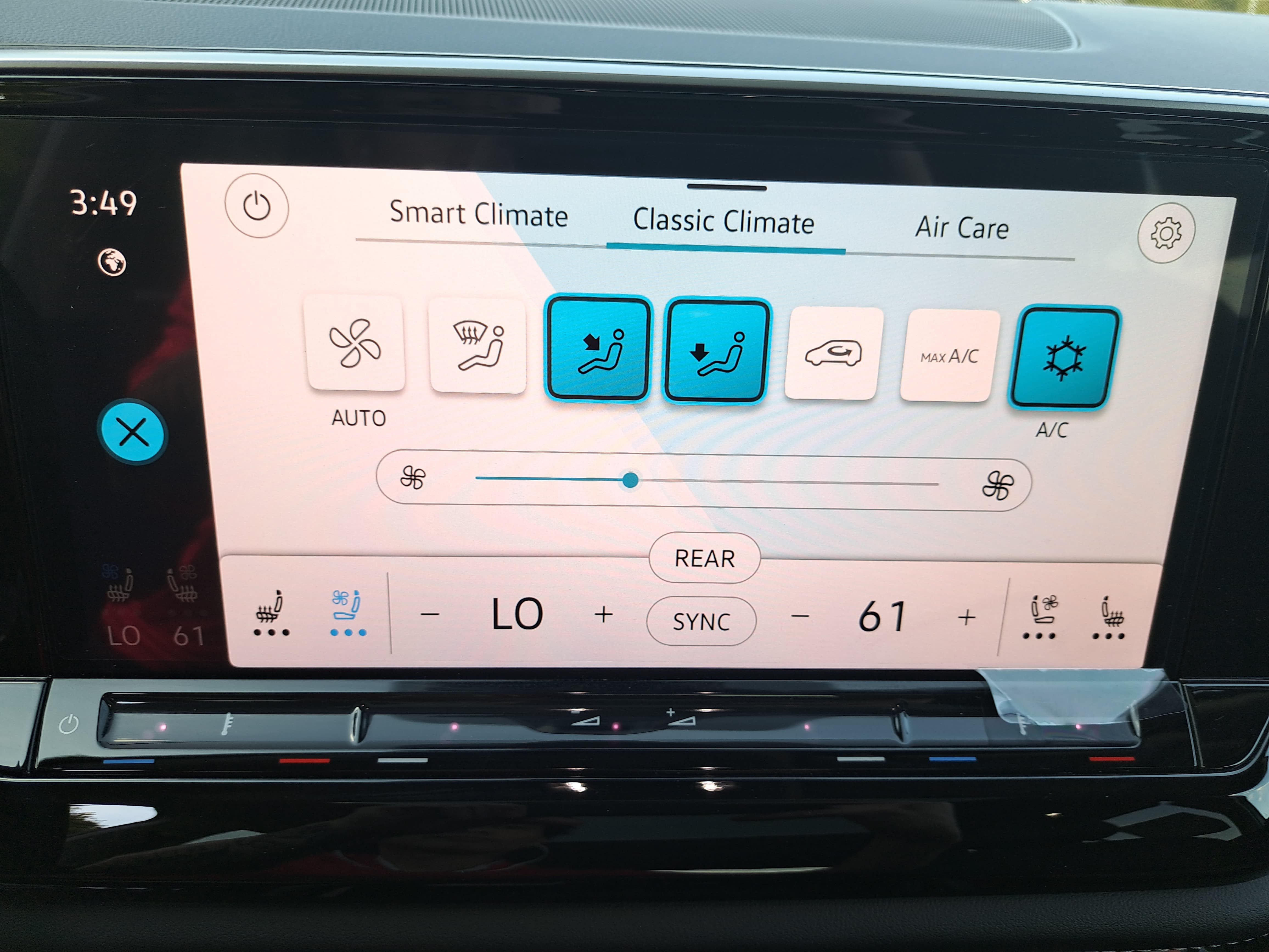 Certified 2026 Volkswagen Atlas SE FWD image 23