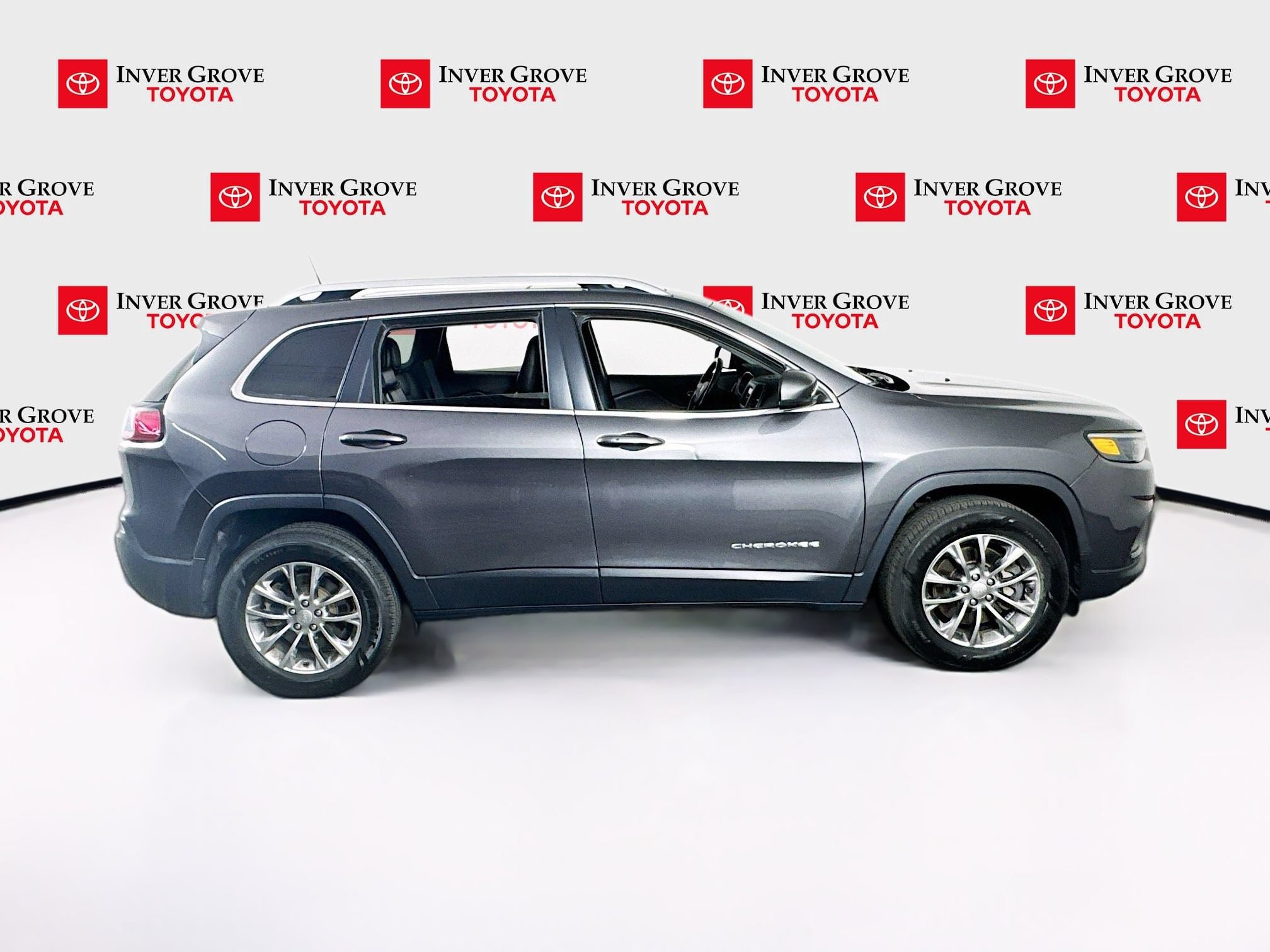 Used 2020 Jeep Cherokee Latitude Plus w/ Comfort/Convenience Group AWD/4WD image 4