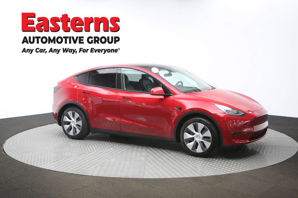 Used 2021 Tesla Model Y Standard Range image 45