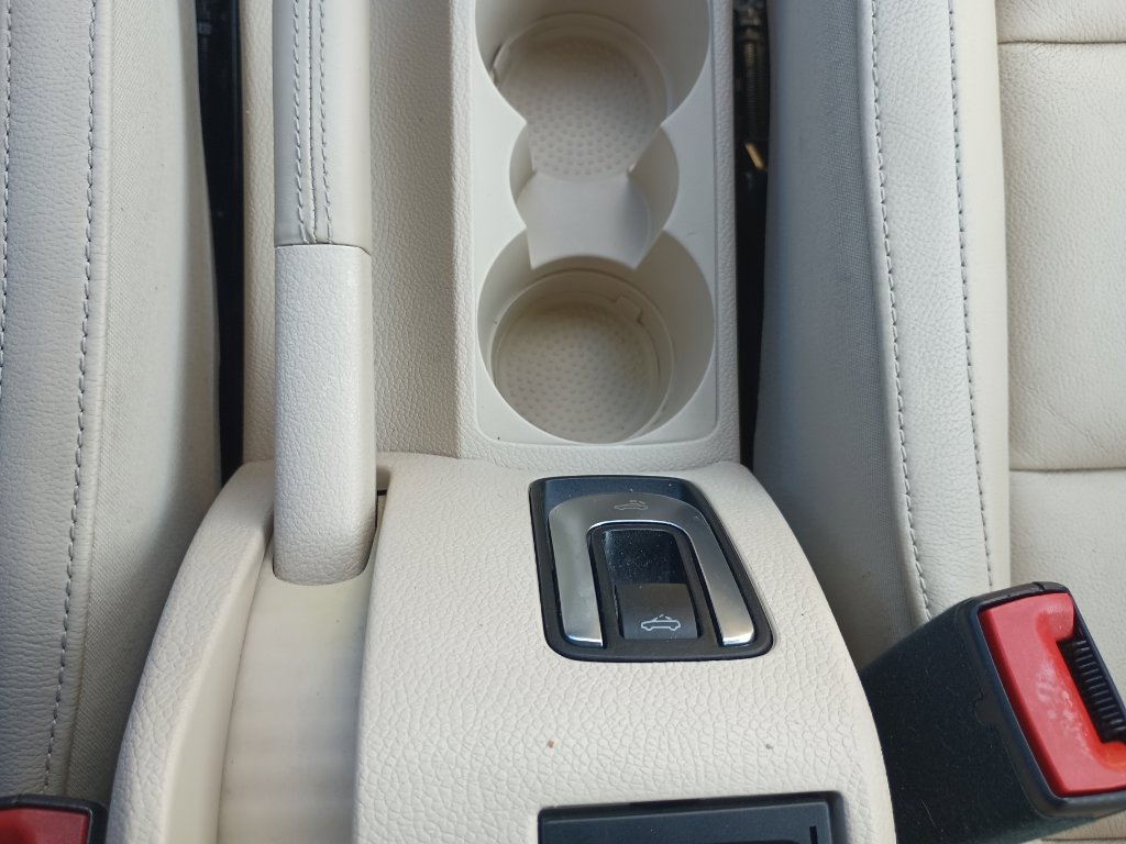 Used 2014 Volkswagen Eos Executive image 21