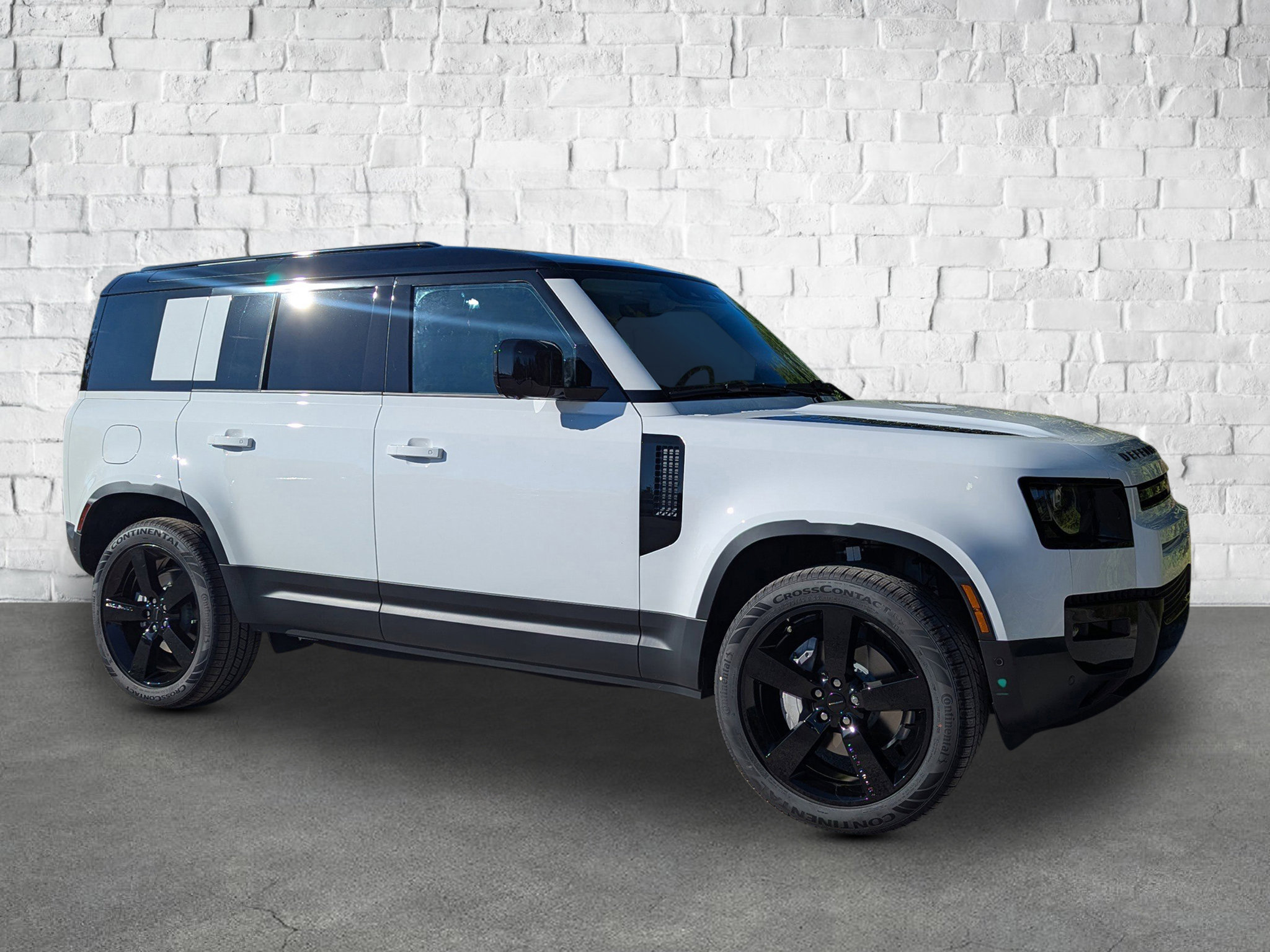 New 2026 Land Rover Defender 110 S image 8