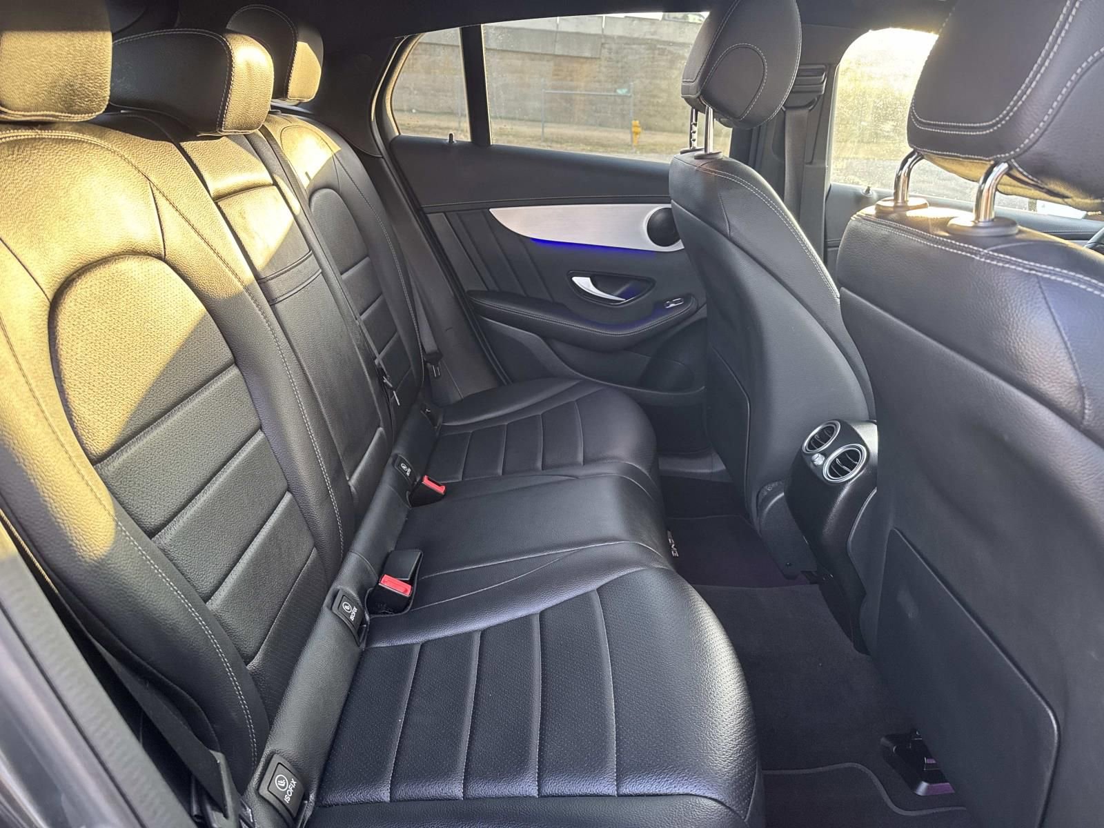 Used 2022 Mercedes-Benz GLC 300 4MATIC Coupe image 9