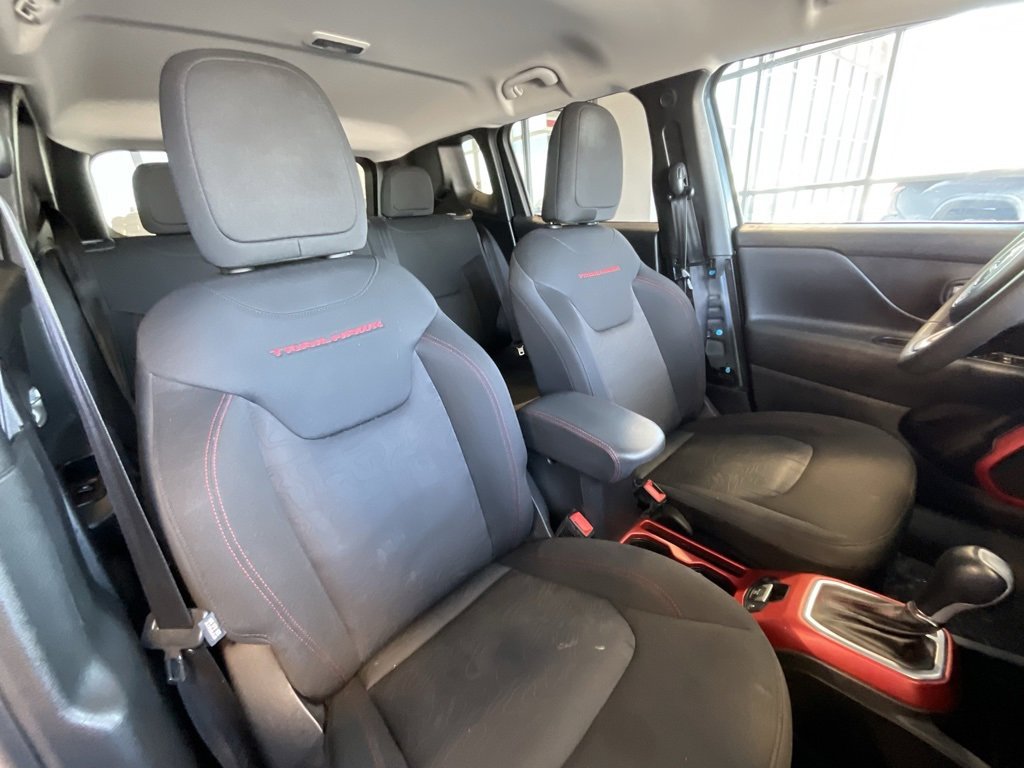 Used 2020 Jeep Renegade Trailhawk w/ Popular Equipment Group image 13