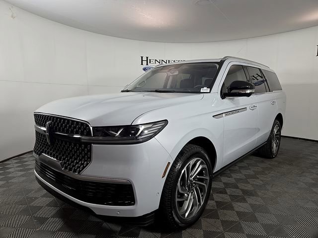 New 2025 Lincoln Navigator Reserve AWD/4WD image 2