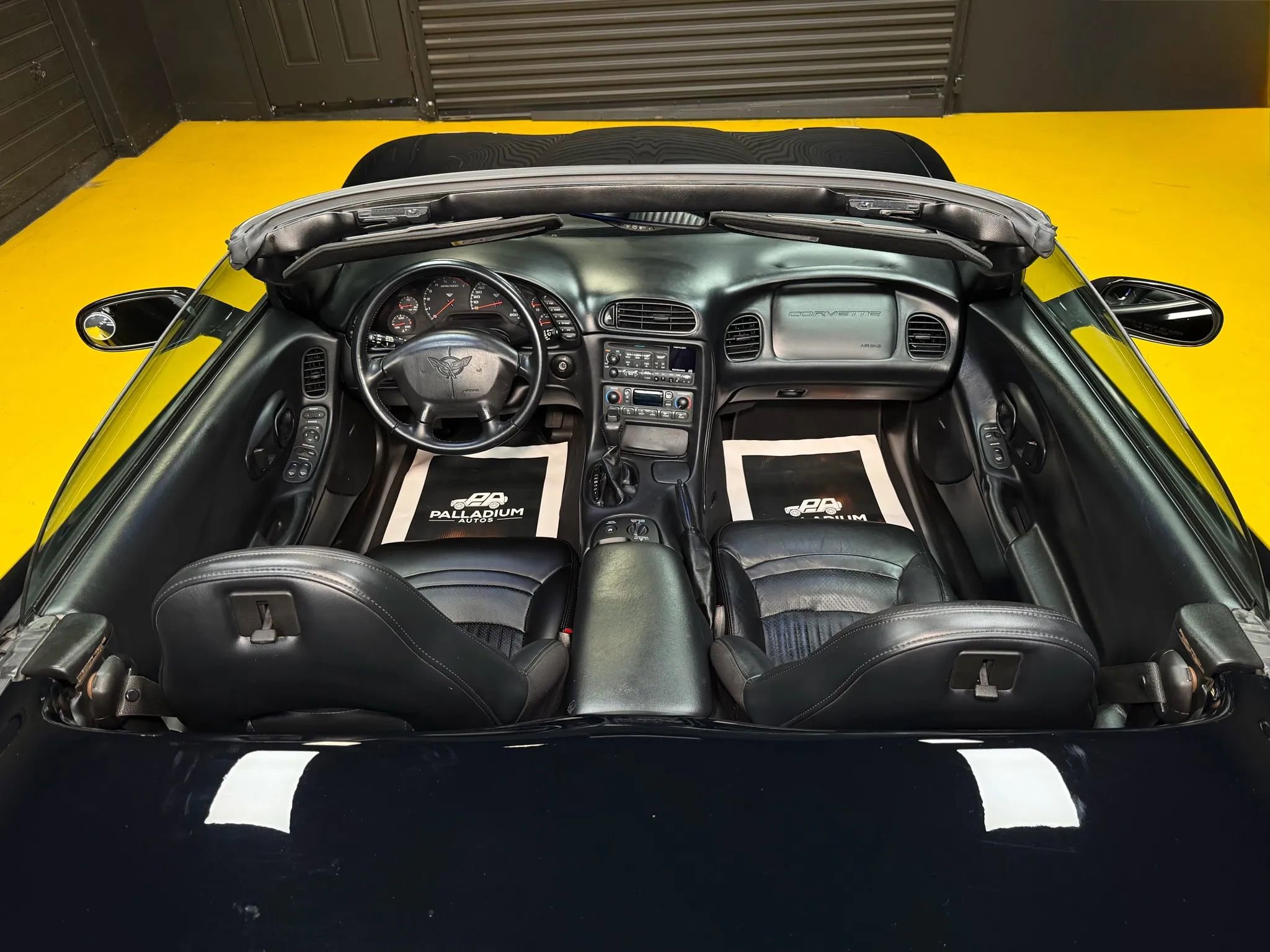 Used 2004 Chevrolet Corvette Coupe w/ Preferred Equipment Group RWD image 14