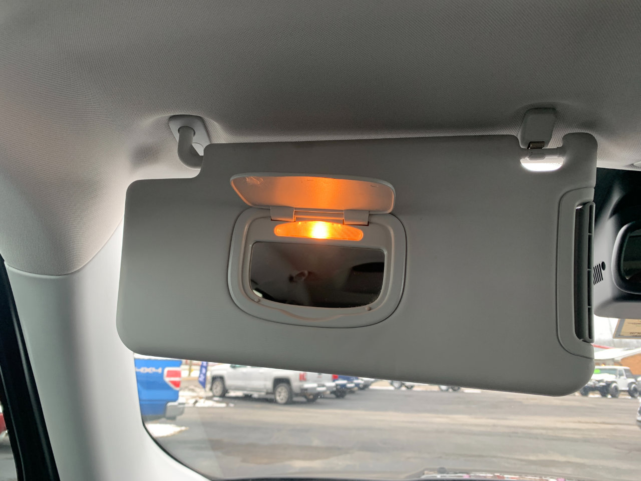 Used 2017 Jeep Renegade Limited image 24