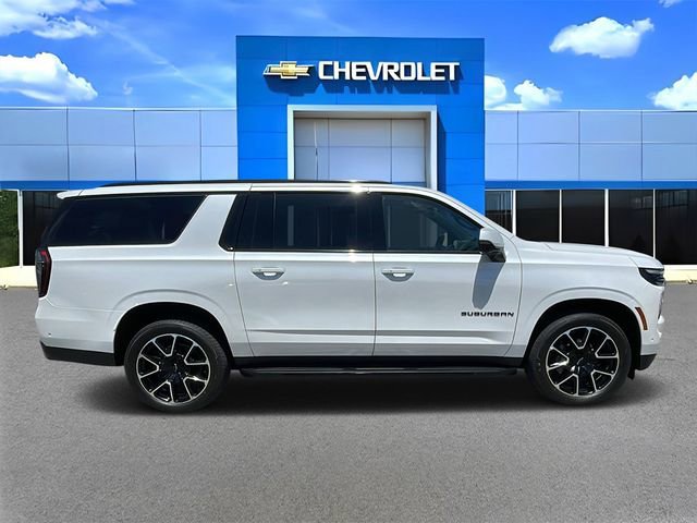 Used 2025 Chevrolet Suburban RST w/ Comfort Package AWD/4WD image 2