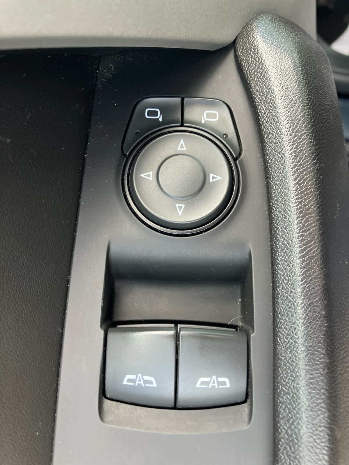 Used 2020 Chevrolet Camaro LS RWD image 13