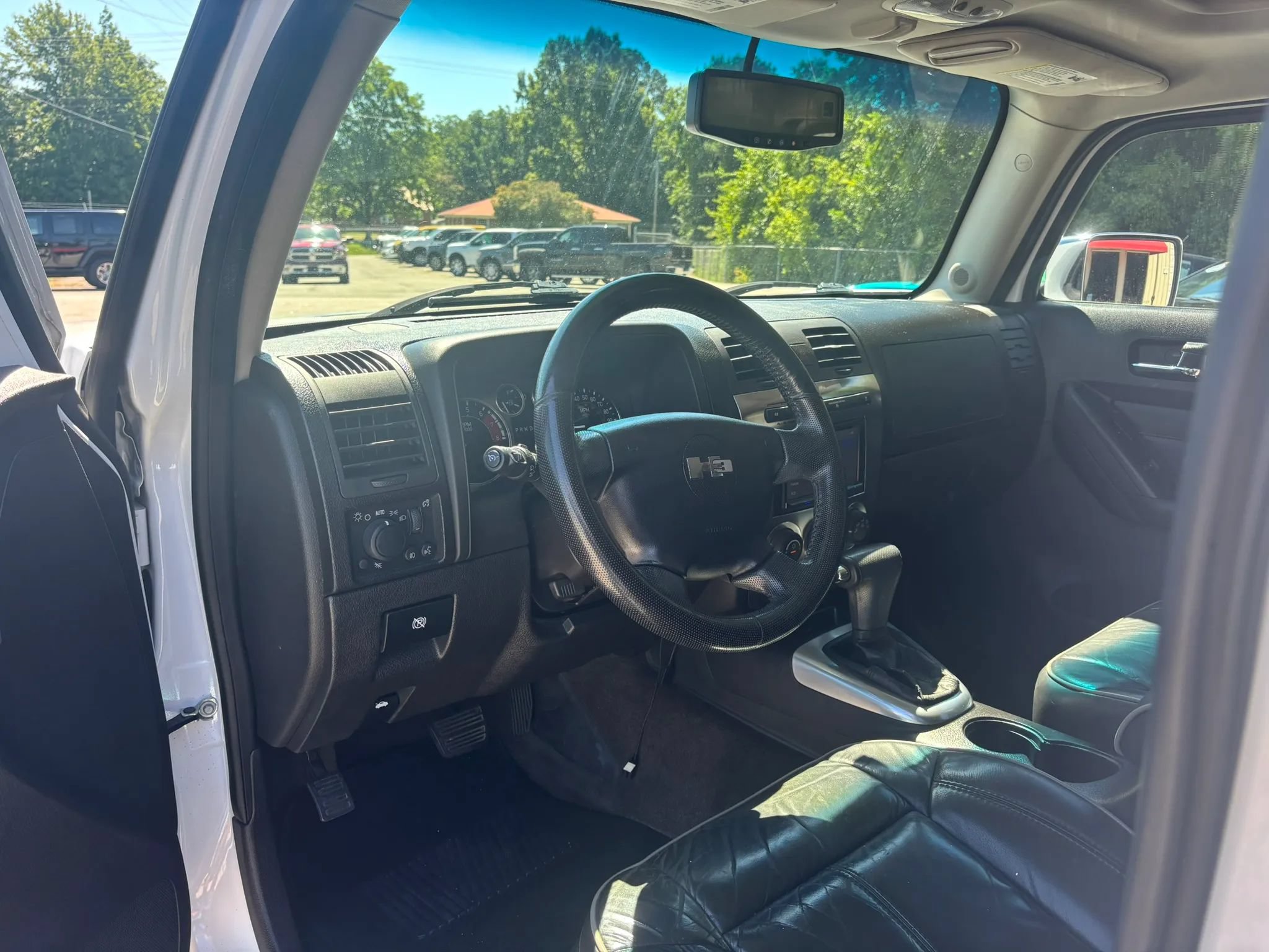 Used 2009 HUMMER H3 Luxury AWD/4WD image 10