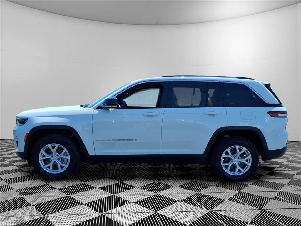 Used 2023 Jeep Grand Cherokee Limited AWD/4WD image 9