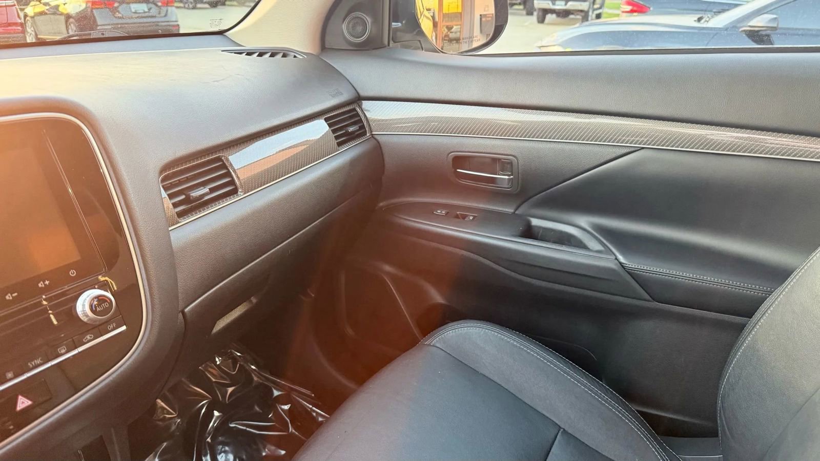 Used 2020 Mitsubishi Outlander SE image 15