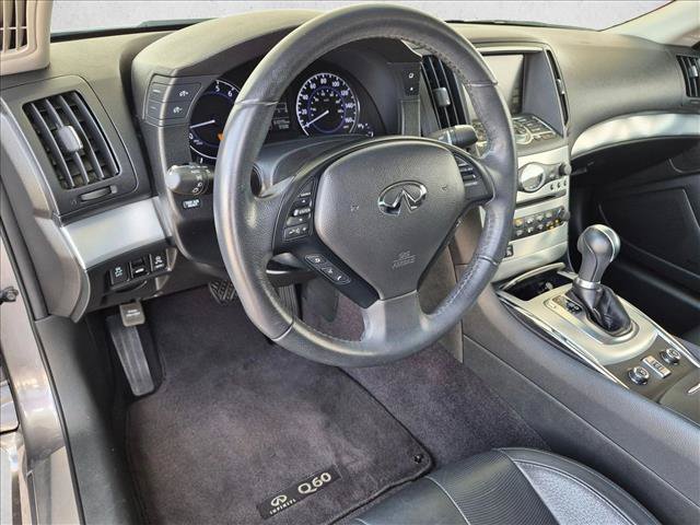 Used 2015 INFINITI Q60 Convertible w/ Premium Package RWD image 10