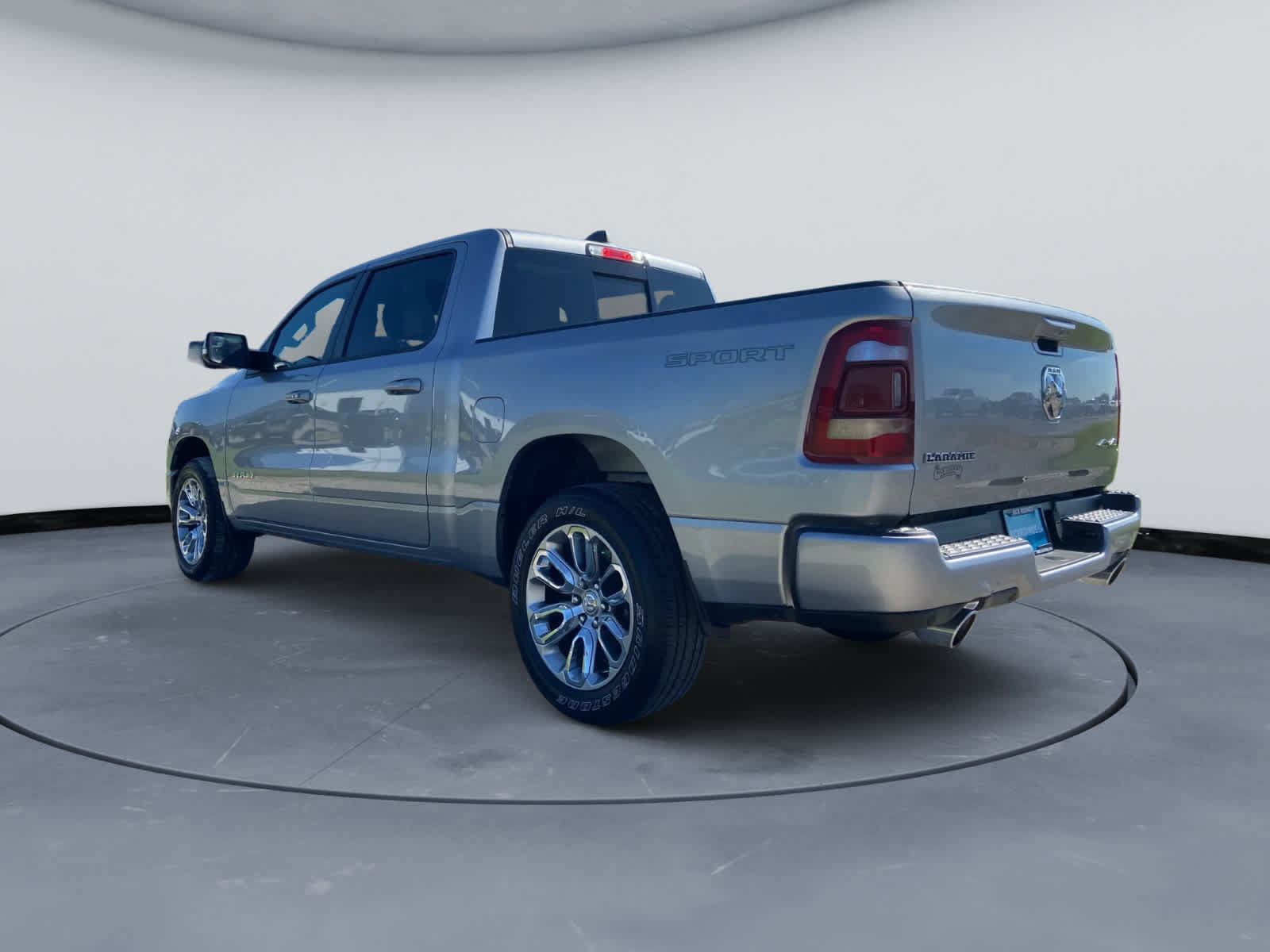 Used 2023 RAM 1500 Laramie AWD/4WD image 8