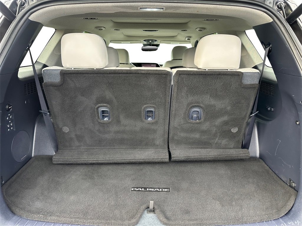 Used 2021 Hyundai Palisade Limited image 18