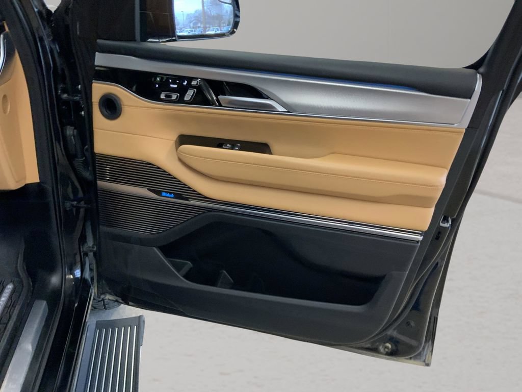 Used 2023 Jeep Grand Wagoneer L Series III w/ Rear Seat Video Group 1 AWD/4WD image 39
