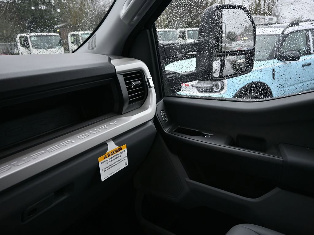 New 2026 Ford F550 4x4 Crew Cab image 15