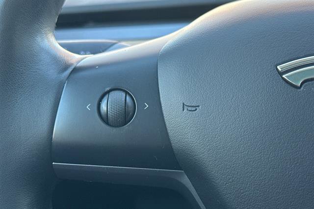 Used 2017 Tesla Model 3 Long Range image 25