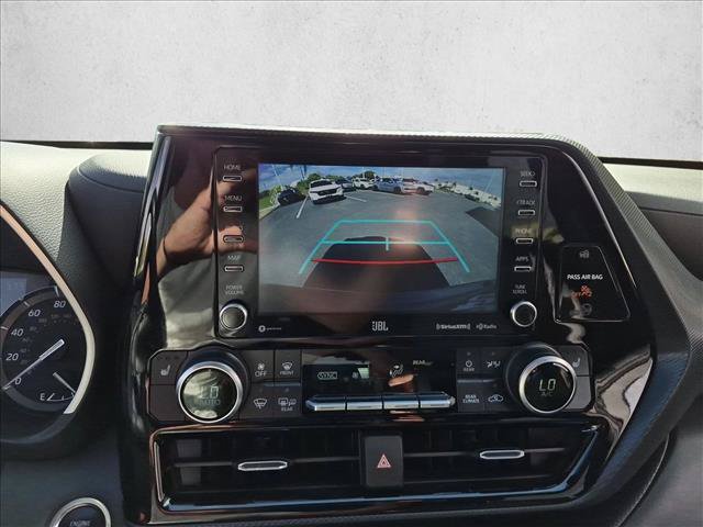 Used 2021 Toyota Highlander XSE AWD/4WD image 13