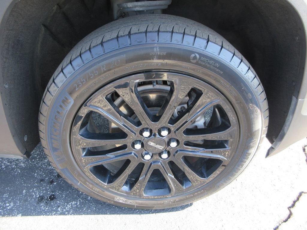 Used 2023 GMC Acadia SLE w/ Driver Convenience Package image 9