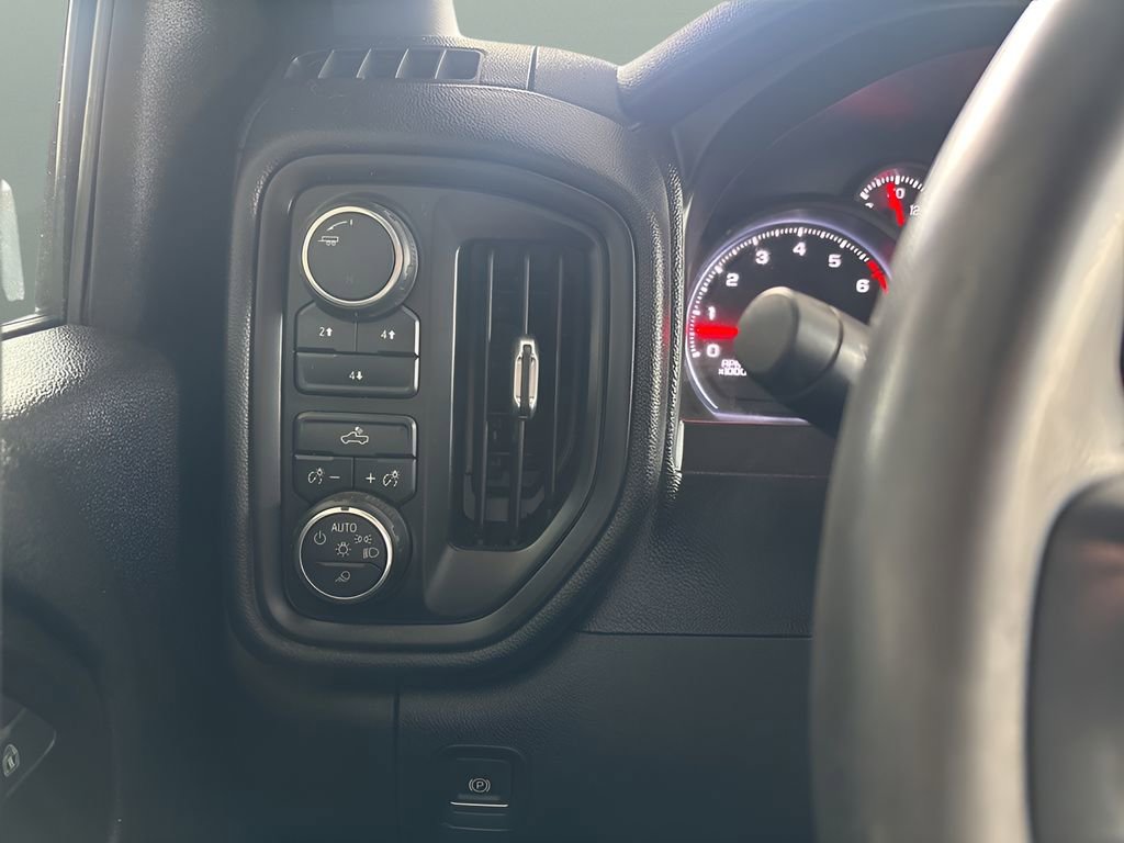 Used 2020 Chevrolet Silverado 2500 Custom w/ Custom Value Package image 14