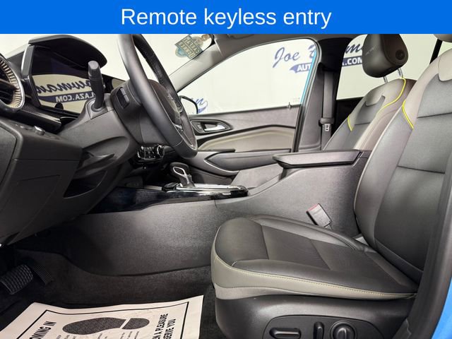 Used 2025 Chevrolet Trax ACTIV FWD image 12