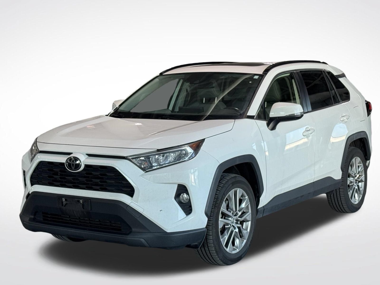 Used 2020 Toyota RAV4 XLE Premium AWD/4WD image 4