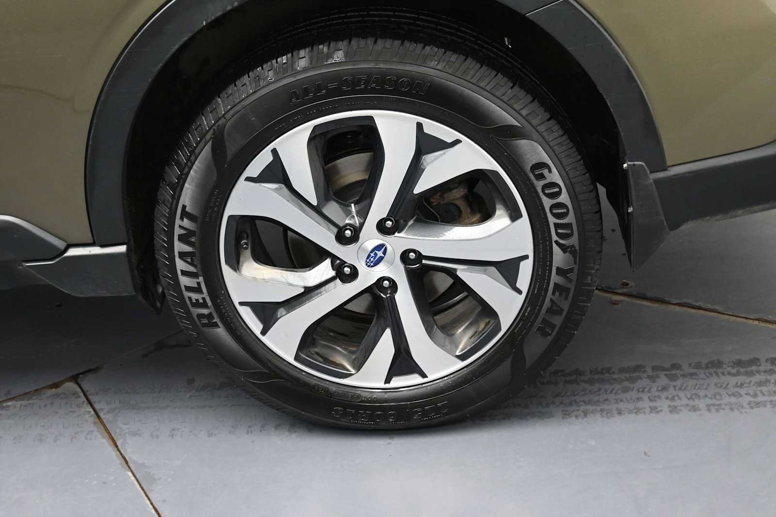 Used 2020 Subaru Outback Limited AWD/4WD image 5