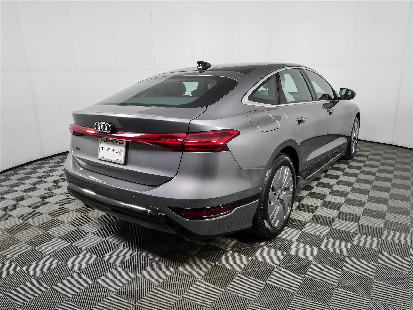 Used 2025 Audi A6 e-tron Premium w/ Ultra Package RWD image 3