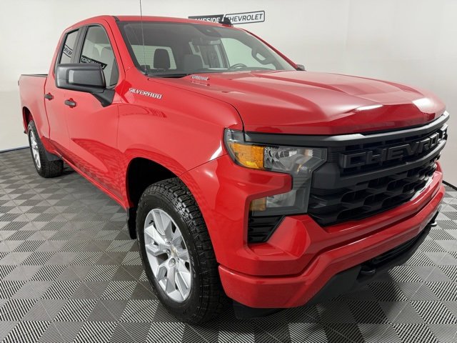 Used 2025 Chevrolet Silverado 1500 Custom image 8