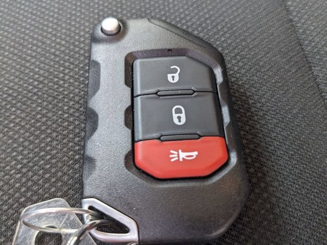 Used 2023 Jeep Gladiator Sport AWD/4WD image 32