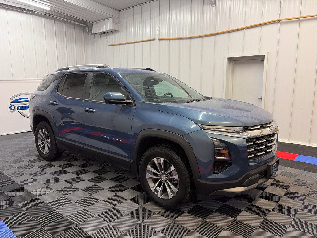 Used 2025 Chevrolet Equinox LT w/ Convenience Package II AWD/4WD image 3