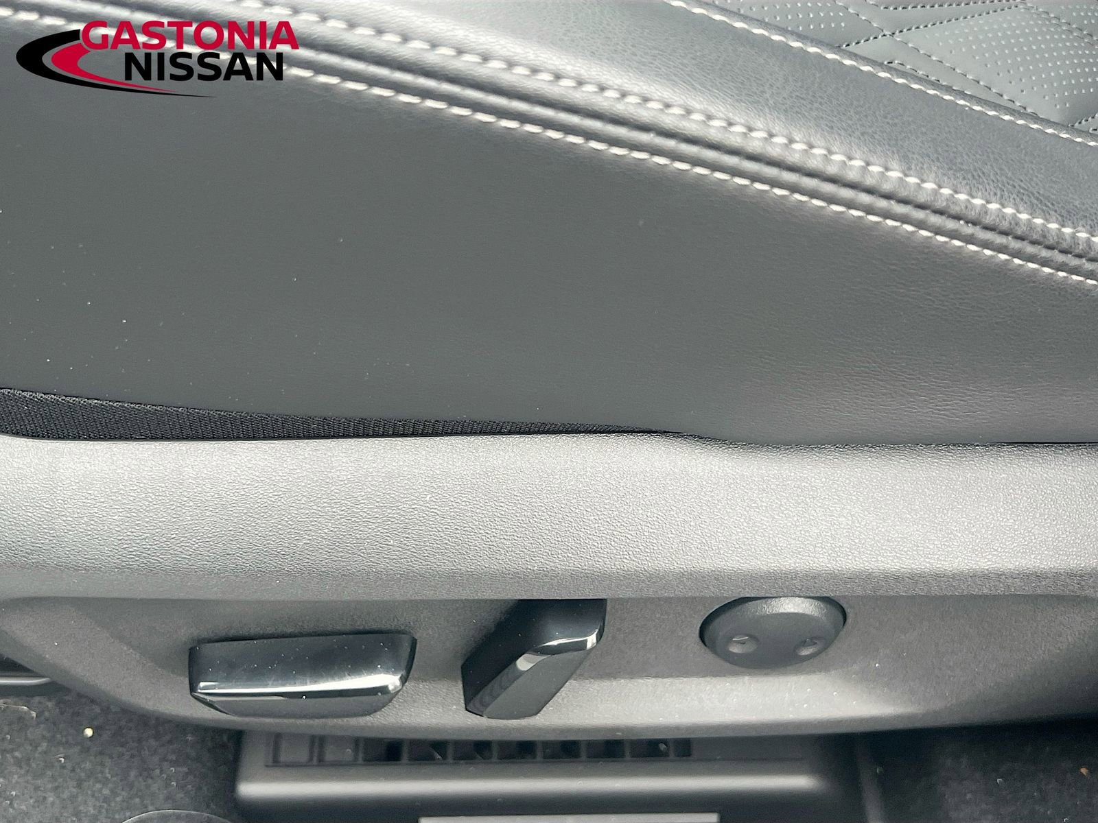 Used 2026 Nissan Rogue Platinum w/ Platinum Premium Package image 26