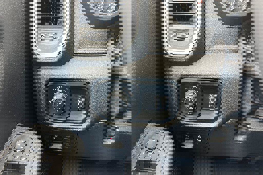 Used 2025 RAM 1500 Big Horn image 28