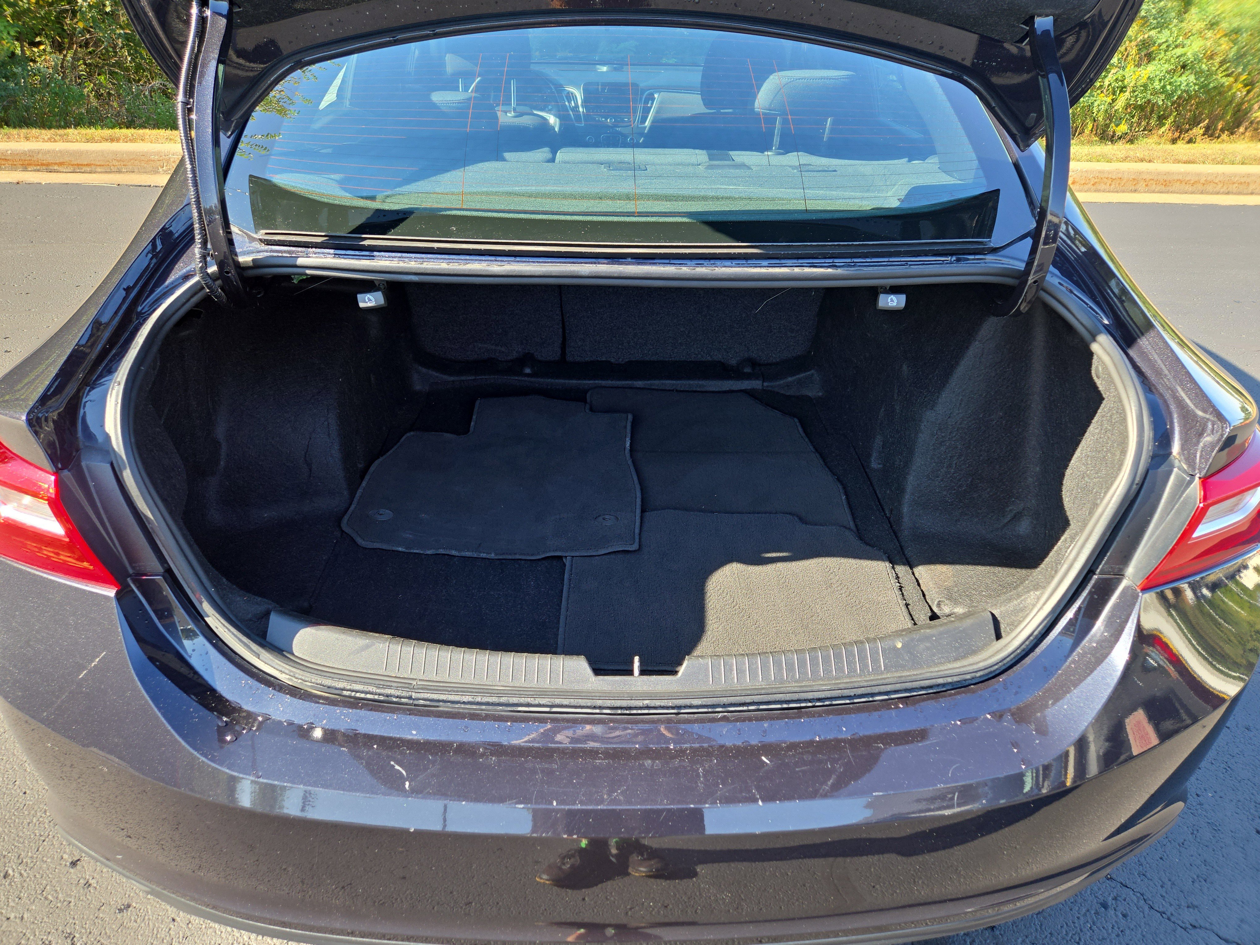 Used 2023 Chevrolet Malibu LT image 9