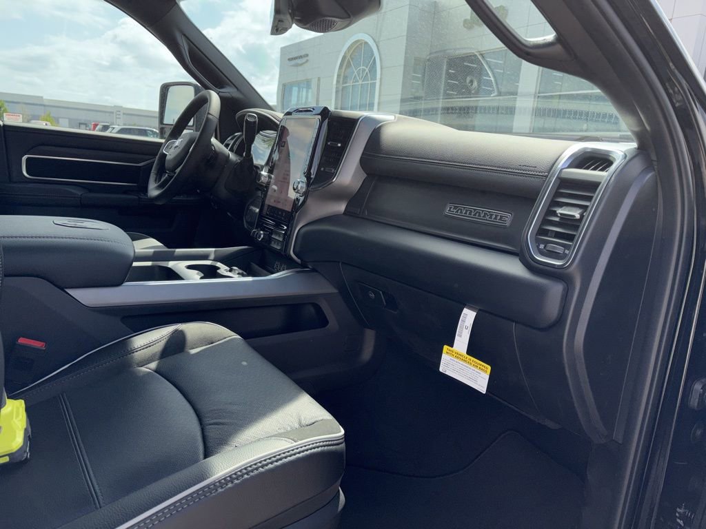 New 2026 RAM 2500 Laramie AWD/4WD image 14