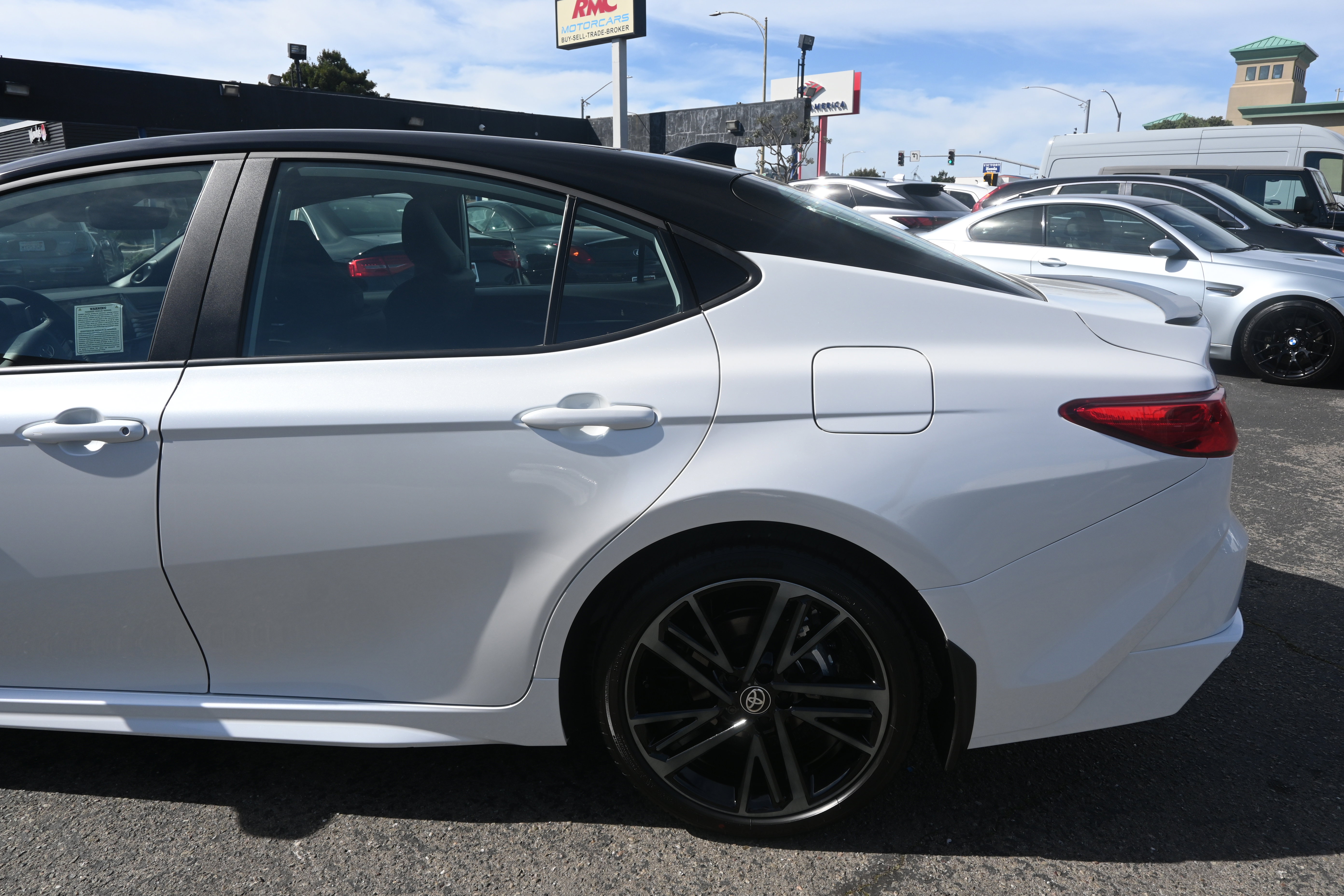 Used 2026 Toyota Camry Hybrid image 15