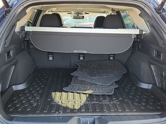 Used 2025 Subaru Outback Premium image 28