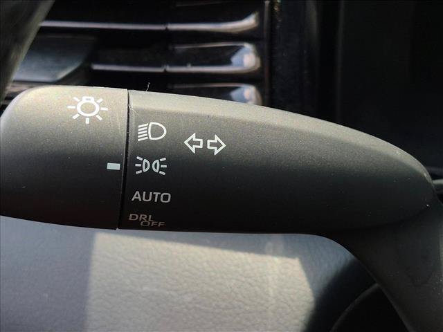 Used 2025 Toyota Camry XSE FWD image 11