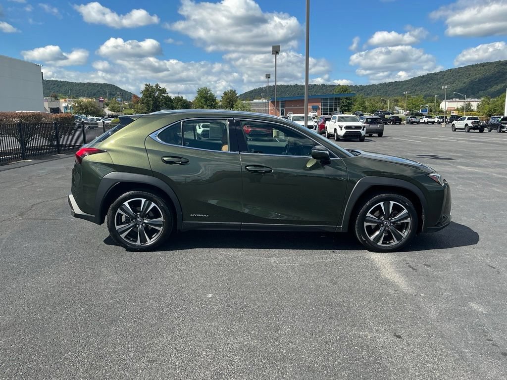 Used 2021 Lexus UX 250h w/ Premium Package AWD/4WD image 4