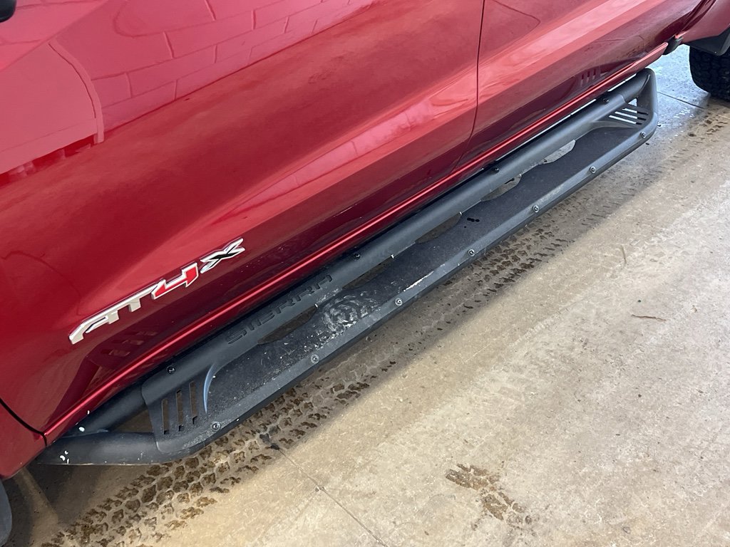 Used 2022 GMC Sierra 1500 AT4X image 9