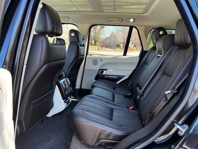 Used 2017 Land Rover Range Rover HSE image 16
