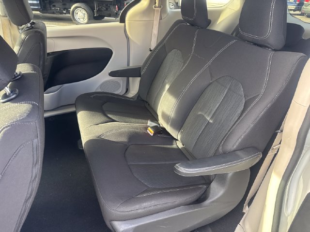 Used 2020 Chrysler Voyager L FWD image 26