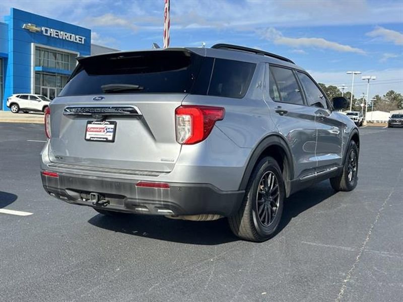 Used 2020 Ford Explorer XLT w/ Comfort Package image 7