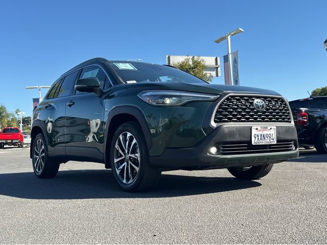 Used 2022 Toyota Corolla Cross XLE w/ Convenience Package image 3