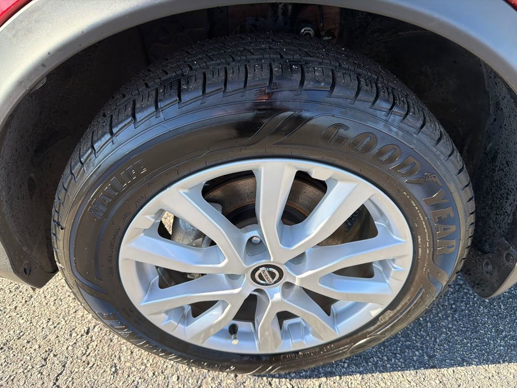 Used 2022 Nissan Rogue Sport SV w/ Technology Package image 11