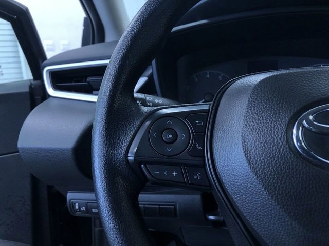 Used 2025 Toyota Corolla LE image 25