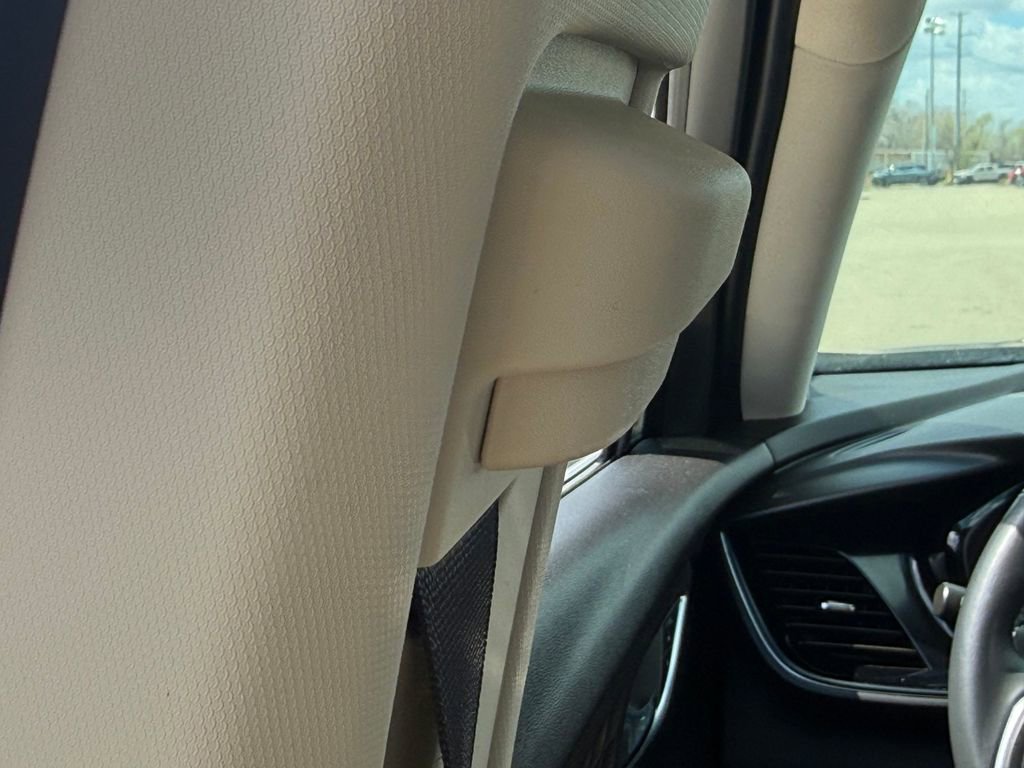 Used 2022 Buick Envision Avenir w/ Technology Package II image 32