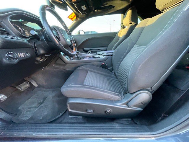 Used 2018 Dodge Challenger SXT w/ Blacktop Package RWD image 13